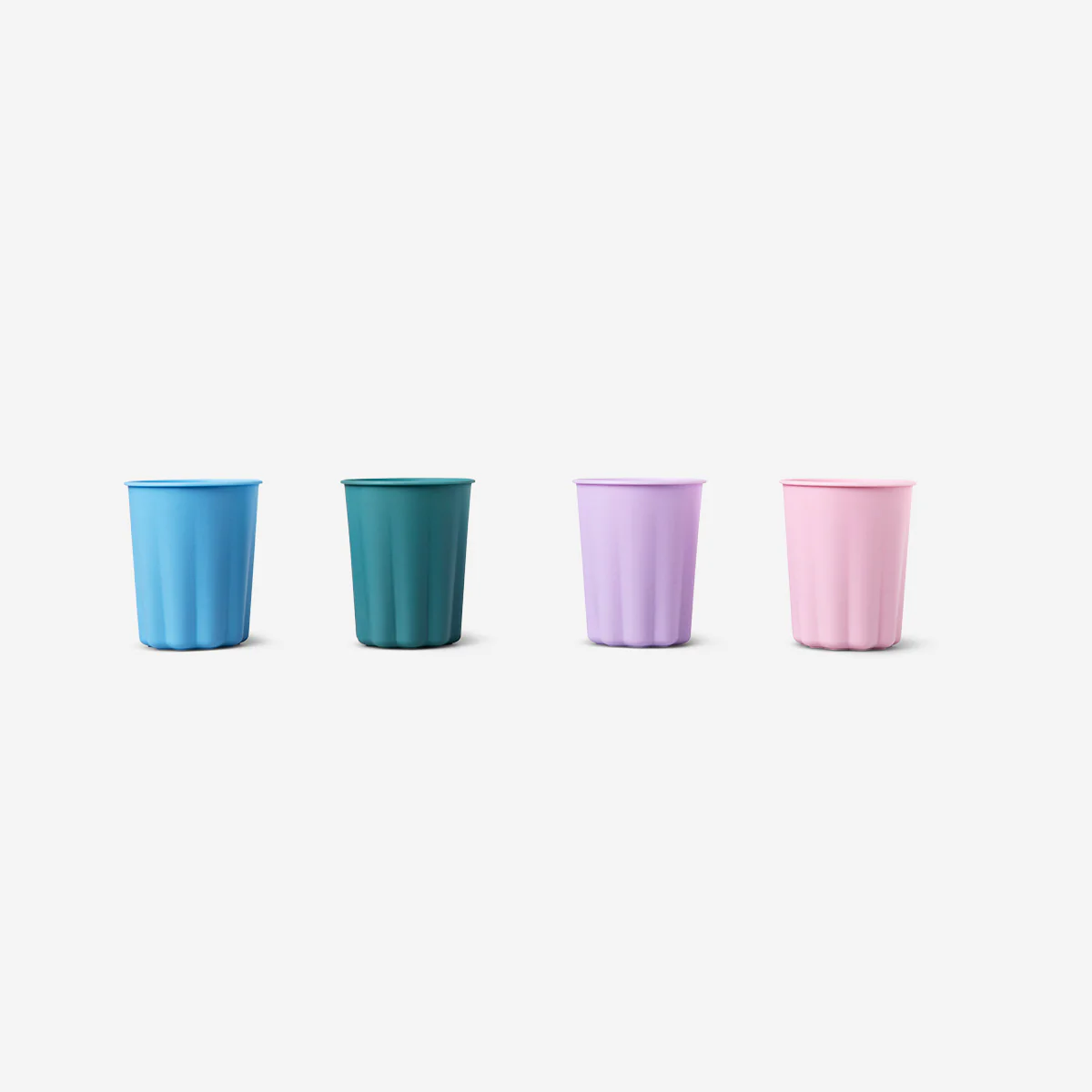 4'lü Plastik Bardak Seti - Image 2